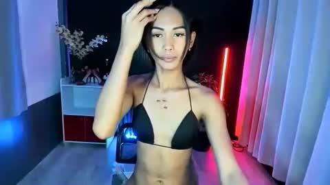 Snapshot of urfavouriteaddiction chatting on 11.09.25 Rianne online show from 11.09.25