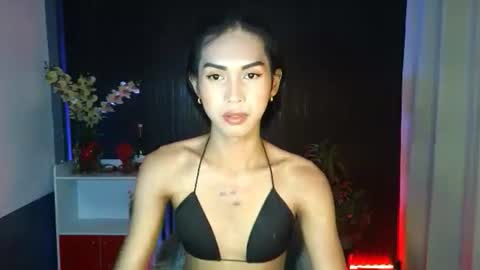 Snapshot of urfavouriteaddiction chatting on 11.22.25 Rianne online show from 11.22.25