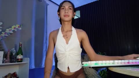 Snapshot of urfavouriteaddiction chatting on 11.28.25 Rianne online show from 11.28.25