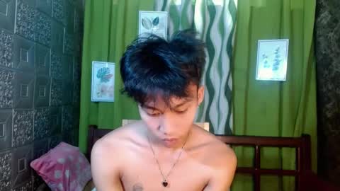 Snapshot of urguy_xian chatting on 12.14.24 xian online show from 12.14.24