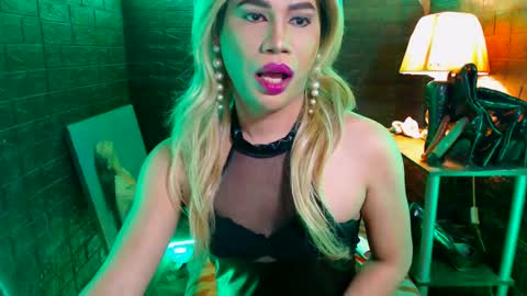 queen norelle online show from 12.13.24