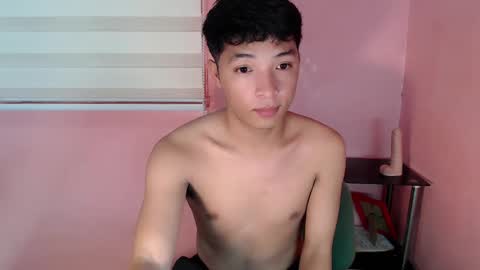 Snapshot of urhotethanxx chatting on 02.06.25 Ethan online show from 02.06.25