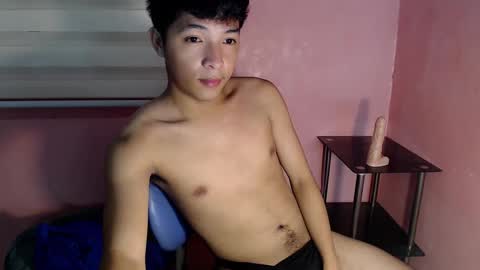 Snapshot of urhotethanxx chatting on 02.19.25 Ethan online show from 02.19.25