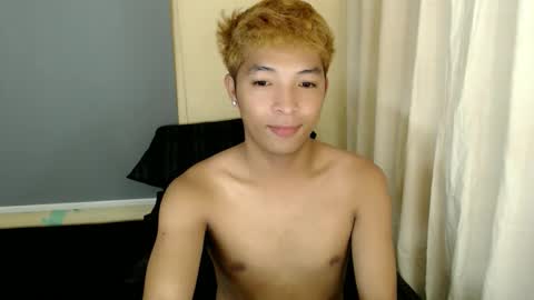 Snapshot of urhotethanxx chatting on 10.02.25 Ethan online show from 10.02.25