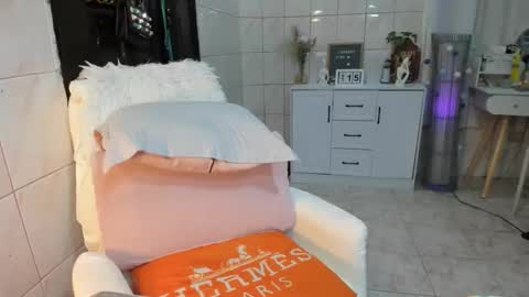 urhotmistress02 online show from 01.15.26