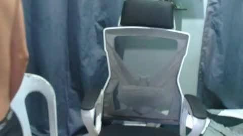 Snapshot of urhotpinoy_izaac chatting on 03.23.26 simeon ulok online show from 03.23.26