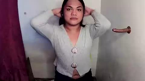 urhottie_bella online show from 12.15.25