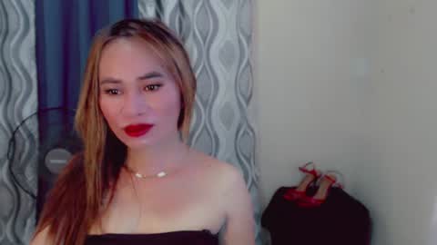 Snapshot of urlovely_che chatting on 05.18.26 urlovely_che online show from 05.18.26