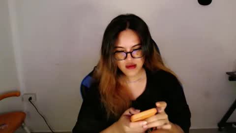 Snapshot of urlovely_hait chatting on 01.15.26 Sham online show from 01.15.26