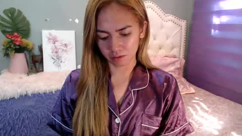Snapshot of urlovelypinayxxx chatting on 06.19.26 MIYA online show from 06.19.26