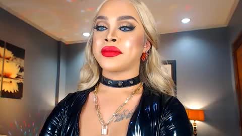 Snapshot of urmajestytyra chatting on 01.17.25 UrMajestyTyra online show from 01.17.25