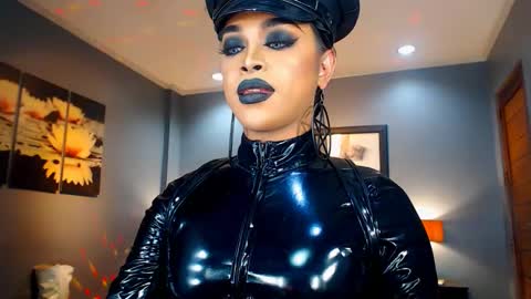 UrMajestyTyra online show from 01.21.25