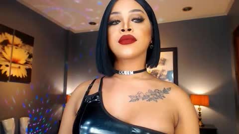 Snapshot of urmajestytyra chatting on 12.16.25 UrMajestyTyra online show from 12.16.25