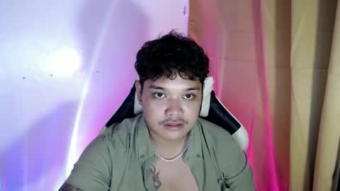 Snapshot of urmilky_shooterxx chatting on 10.23.25 Drei online show from 10.23.25