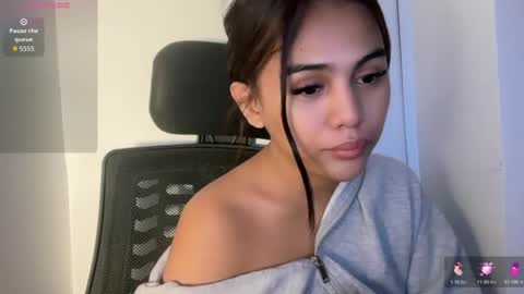 Snapshot of urmystical_sofie chatting on 05.19.26 urmystical_sofie online show from 05.19.26