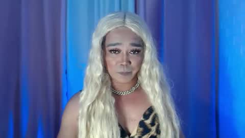 Snapshot of urqueen_cassandra chatting on 09.30.25 BEA online show from 09.30.25