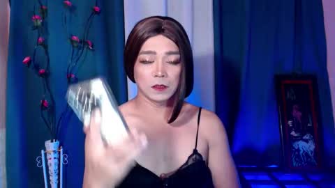 Snapshot of urqueen_cassandra chatting on 10.29.25 BEA online show from 10.29.25