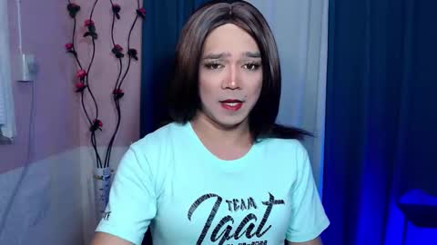 Snapshot of urqueen_cassandra chatting on 11.04.25 BEA online show from 11.04.25