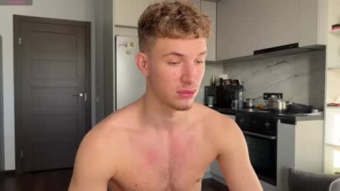 Snapshot of ursaotome chatting on 10.17.25 ursaotome online show from 10.17.25