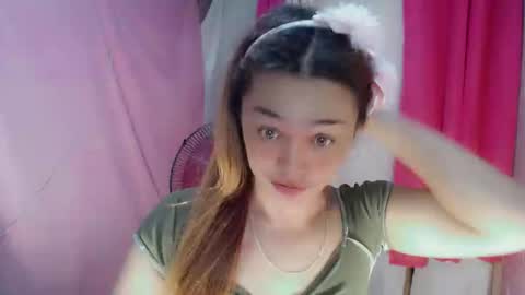 Snapshot of ursexy_debra chatting on 11.06.25 TYRA online show from 11.06.25