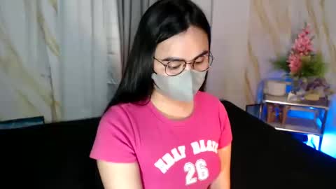 Snapshot of ursexybutt chatting on 02.06.25 fiona online show from 02.06.25