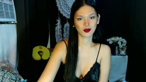 Snapshot of urthai_hotfilipinax chatting on 01.14.25 angel online show from 01.14.25
