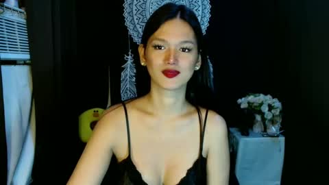 Snapshot of urthai_hotfilipinax chatting on 01.22.25 angel online show from 01.22.25