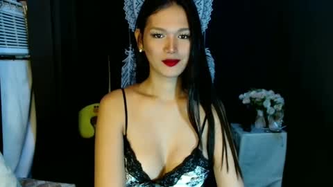 Snapshot of urthai_hotfilipinax chatting on 01.23.25 angel online show from 01.23.25