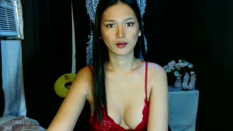 Snapshot of urthai_hotfilipinax chatting on 02.19.25 angel online show from 02.19.25