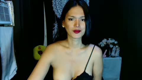 Snapshot of urthai_hotfilipinax chatting on 02.24.25 angel online show from 02.24.25