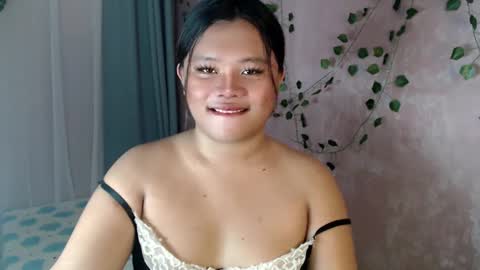 Bella Miles Olivia online show from 12.07.24