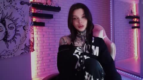 Eva online show from 12.17.24