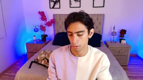 UYUKIE online show from 10.15.25