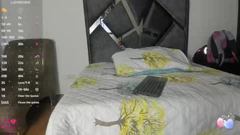 Vahiolet smith online show from 11.07.25