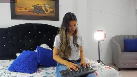 Vahiolet smith online show from 12.05.25