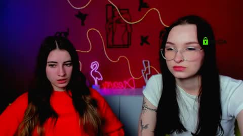 Snapshot of vaiolet_lovely chatting on 04.16.26 vaiolet_lovely online show from 04.16.26