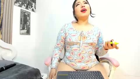 vaiolet_sexycurvy_ online show from 07.12.26