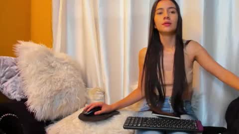 VaiolletCooper online show from 04.25.26