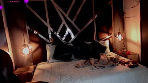 Vaioleth online show from 02.20.26