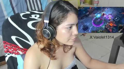 Snapshot of vaioletuwu chatting on 01.26.25 Vaiolet1314 online show from 01.26.25