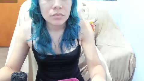 Snapshot of vaioletuwu chatting on 10.04.25 Vaiolet1314 online show from 10.04.25