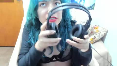 Snapshot of vaioletuwu chatting on 10.08.25 Vaiolet1314 online show from 10.08.25