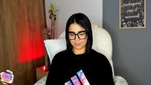 Snapshot of val_varago chatting on 02.24.26 val_varago online show from 02.24.26