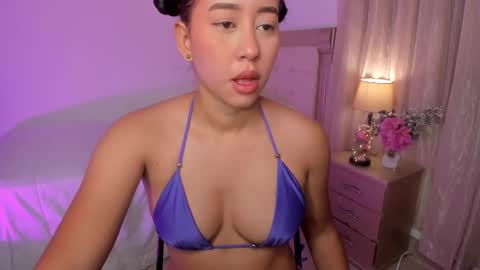 Snapshot of vale_kross chatting on 01.28.25 HI IM NEW online show from 01.28.25