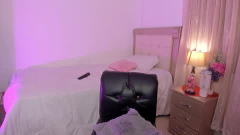 Snapshot of vale_kross chatting on 01.30.25 HI IM NEW online show from 01.30.25