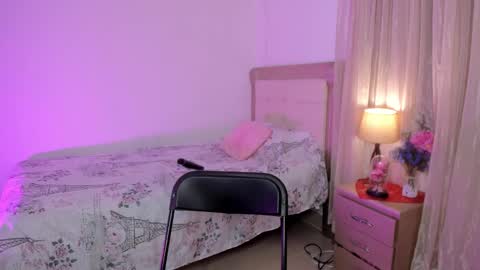 Snapshot of vale_kross chatting on 03.05.25 HI IM NEW online show from 03.05.25