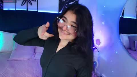 Snapshot of valeery_gomez chatting on 11.10.25 Tifanny online show from 11.10.25