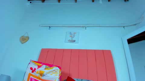 Snapshot of valen_rose0 chatting on 12.30.24 VALENTINA 3 online show from 12.30.24