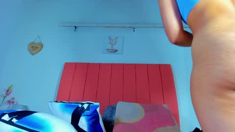 Snapshot of valen_rose0 chatting on 01.14.25 VALENTINA 3 online show from 01.14.25