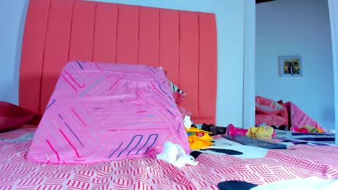 Snapshot of valen_rose0 chatting on 01.20.25 VALENTINA 3 online show from 01.20.25